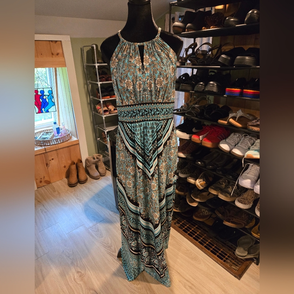 London Style Maxi Dress. 10P. Multi Print Turquoise Tan And Black. Like New